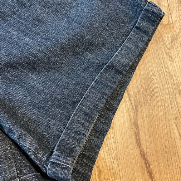 Ann Taylor Signature Jean Shorts - Picture 5 of 7